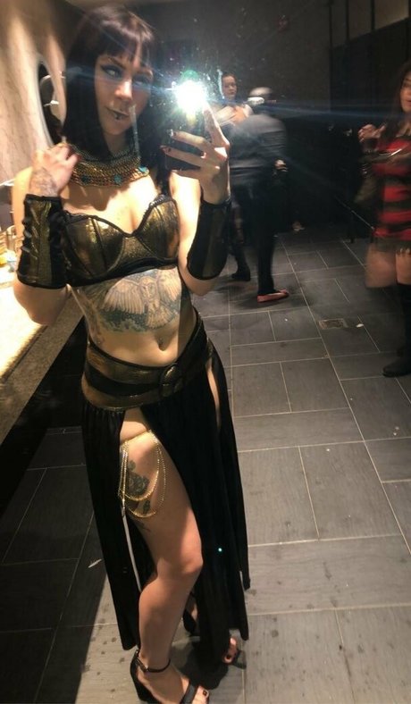 c reign art actress photos