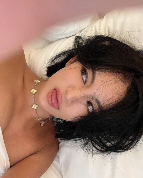 Jeee622 naked model photo