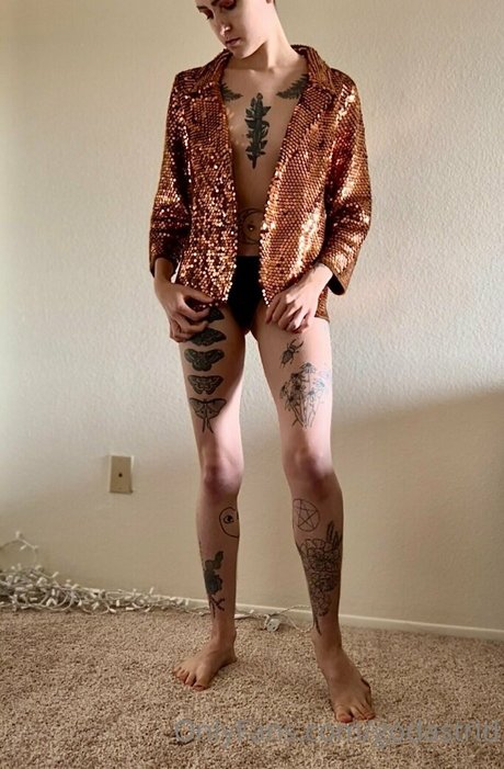 onlyfaery star nude photo