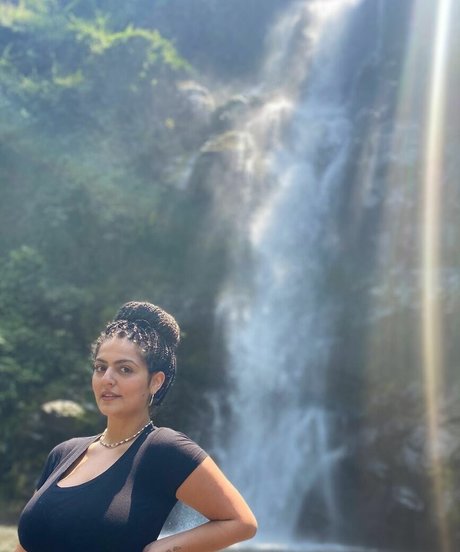 Noam L top actress pic