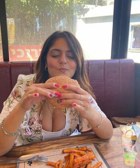 Noam L sexy actress pictures