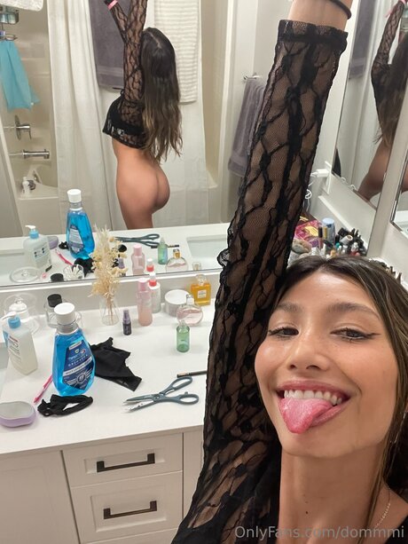 Dommmi star high quality images