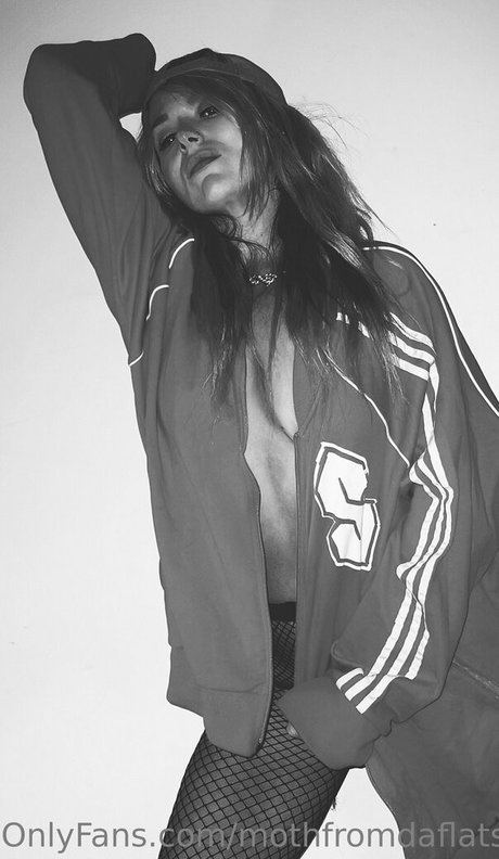 mothfromdaflats model perfect picture