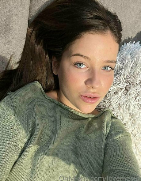 lovemeela nude pornstar photos