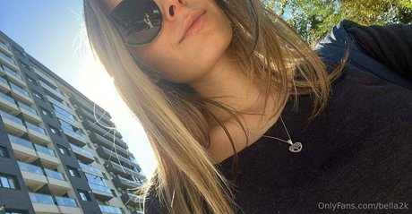 bella2k adult actress photos