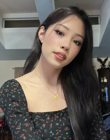 BasiilLeaf star erotic gallery