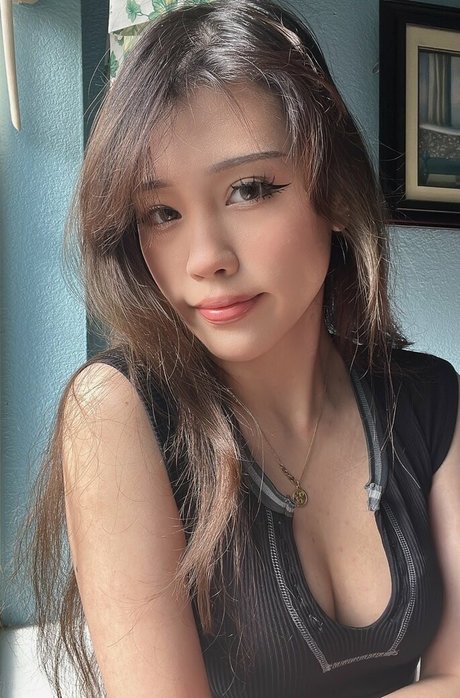 BasiilLeaf actress galleries