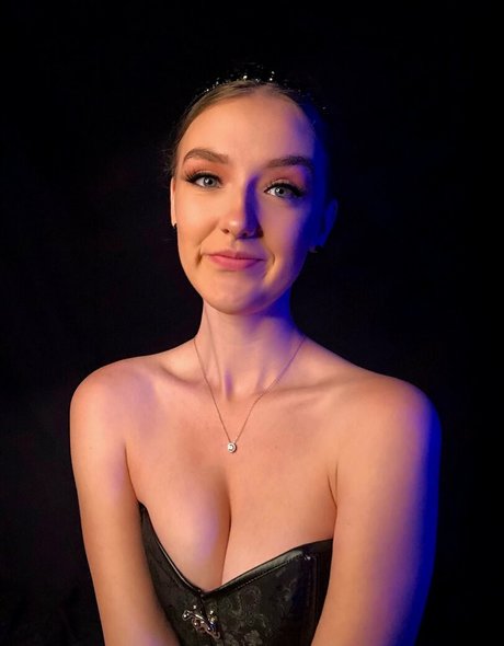 foxyopheliaa sex actress photos