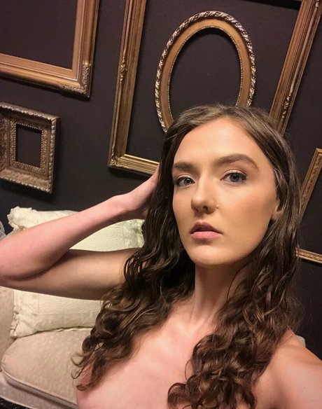 foxyopheliaa nude model galleries