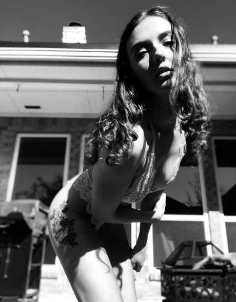 foxyopheliaa model xxx photo