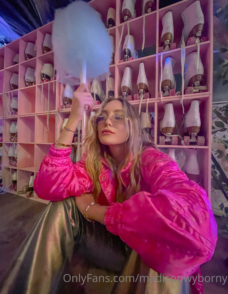 madisonwyborny model naked pics