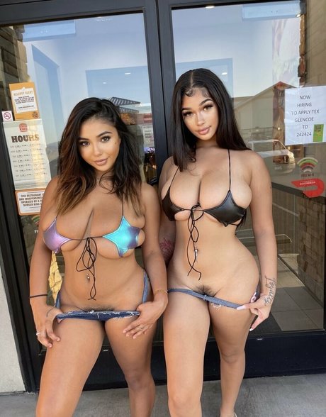 imzayda naked pornstar photos