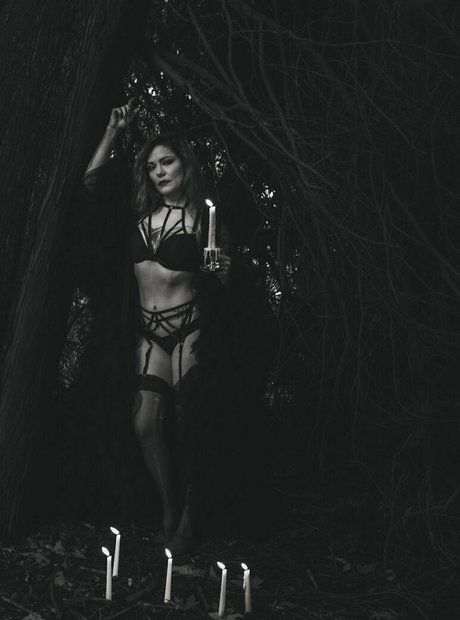 rainingembers naked pornstar image