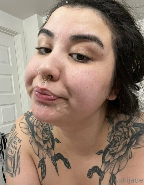 sukijade sexy model pic