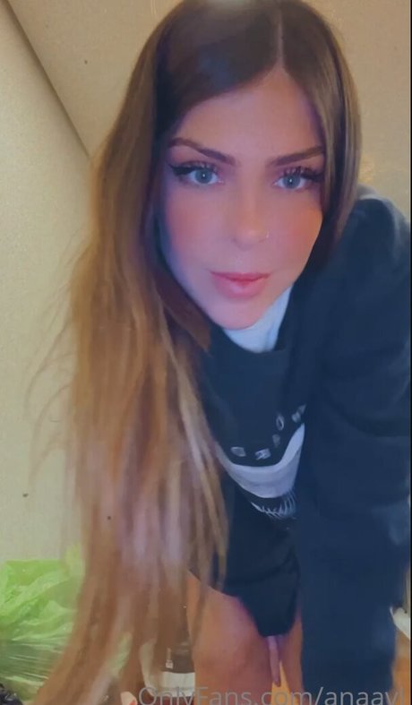 Ana Bruna Avila nude star images