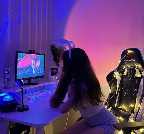 Tanya ASMR beautiful actress img