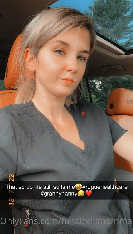 funsizelilmomma pornstar erotic photo