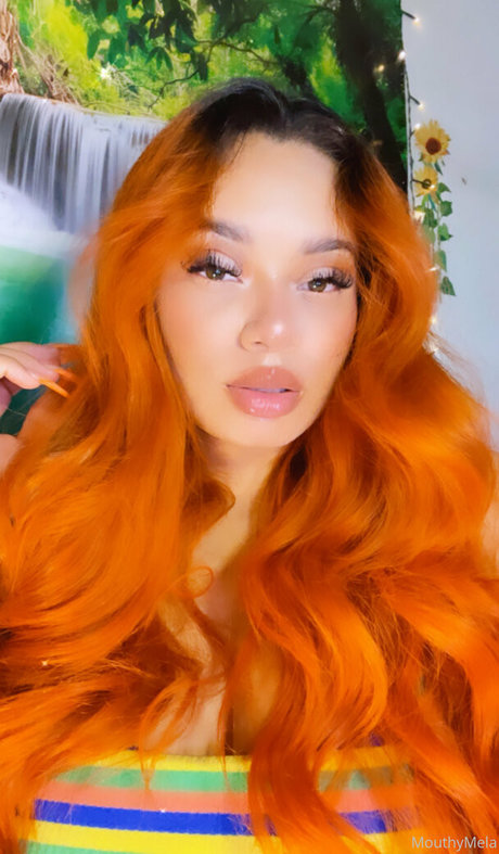 mouthymela porn model image