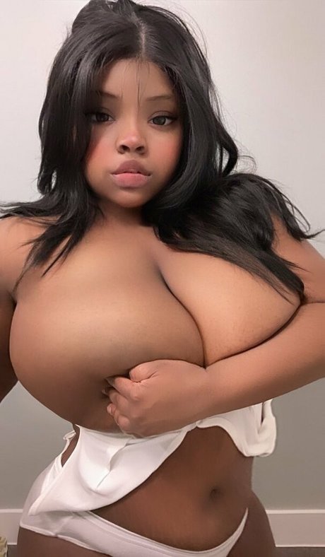 roarwie star exclusive img