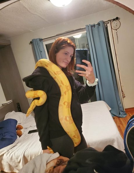 mikaylarainesfans star pretty pics