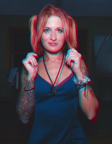 mikaylarainesfans perfect model image