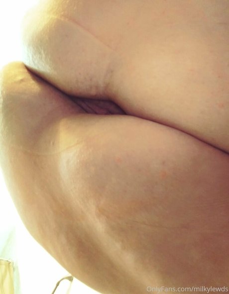 boybewbs model nude archive