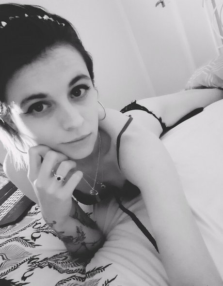 ady h dee sexy actress img