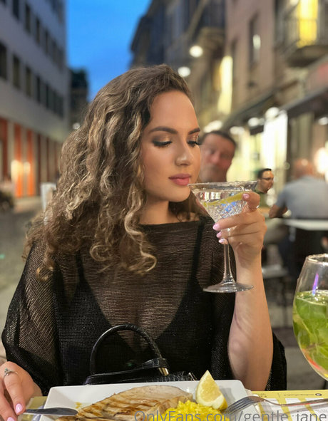 gentle jane pretty actress photos