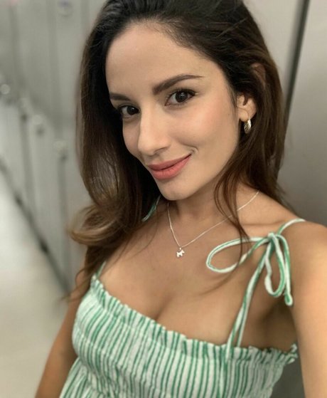 Ambracherry sex model images