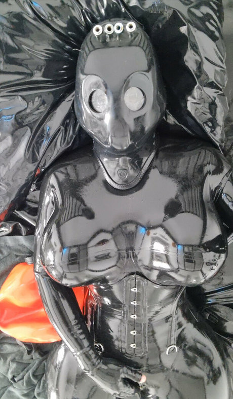 rubberdollemma top star img