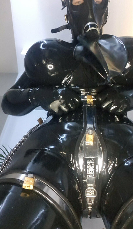 rubberdollemma porn model pics