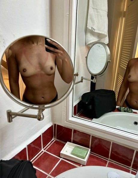 avadeluca21 model exclusive gallery