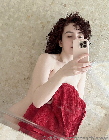 Peachieteas sexy model picture