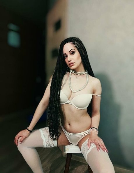 hollyberryy model nice pic