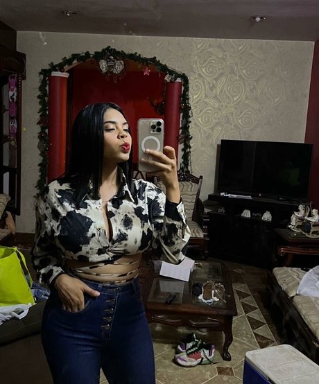 Karen Garcia star naked image