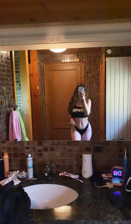 Abbyimu sexy star img