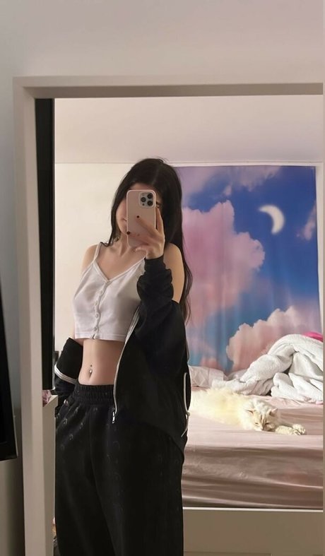 Abbyimu pornographic model photo