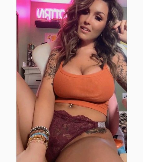 Madiopolis pornstar exclusive photos