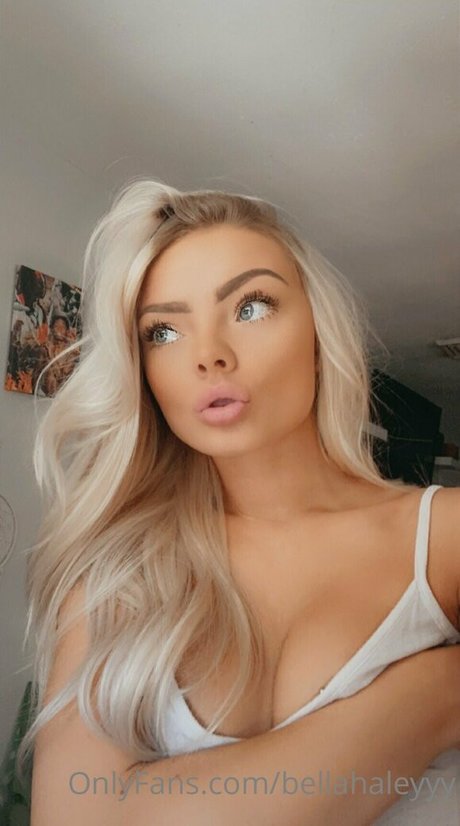 bellahaleyyy xxx model photo