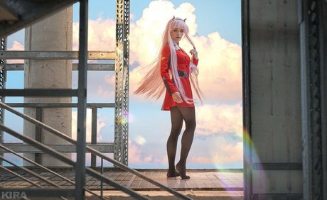 Di Simon top actress pics