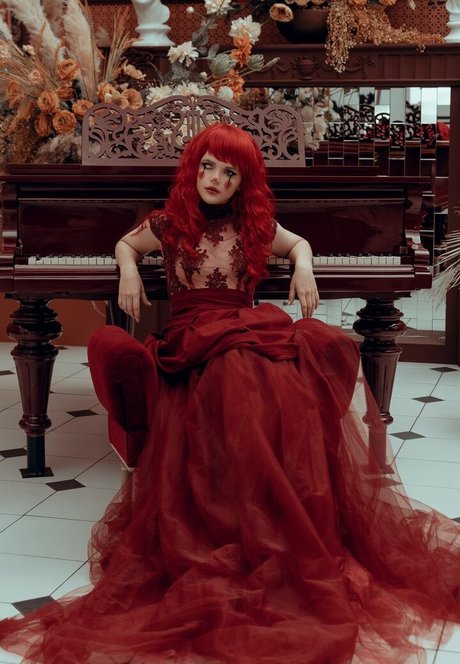 Di Simon star erotic photos