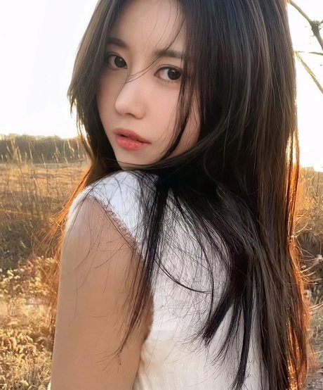 Lee Hayun model nudes galleries