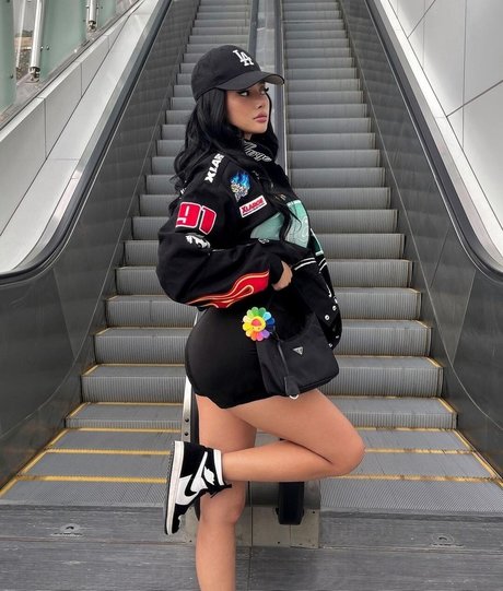 Nika Higashionna beautiful actress pics