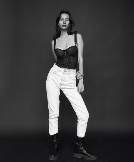 Jennifer Laptiacru hd actress photos