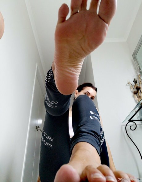 sweetfeetnz erotic pornstar image