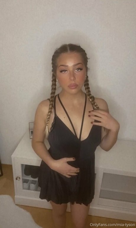 mia tyson free model photo