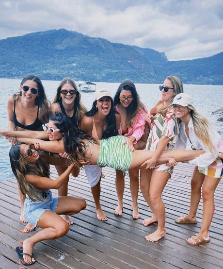 Mariana Nery perfect actress gallery