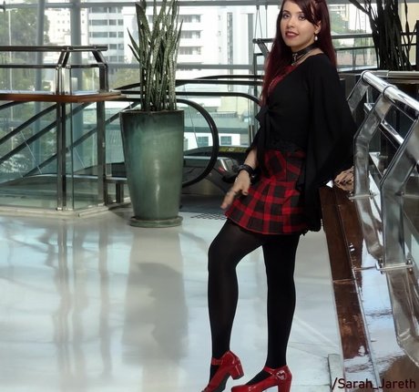 Sarah Jareth naked actress img