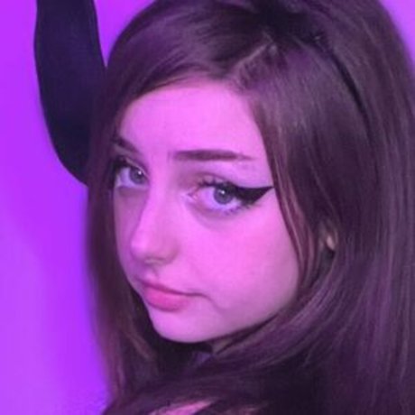 cybernyatic beautiful actress img