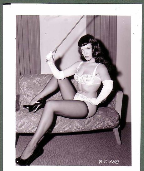 Bettie Page model pornographic pic